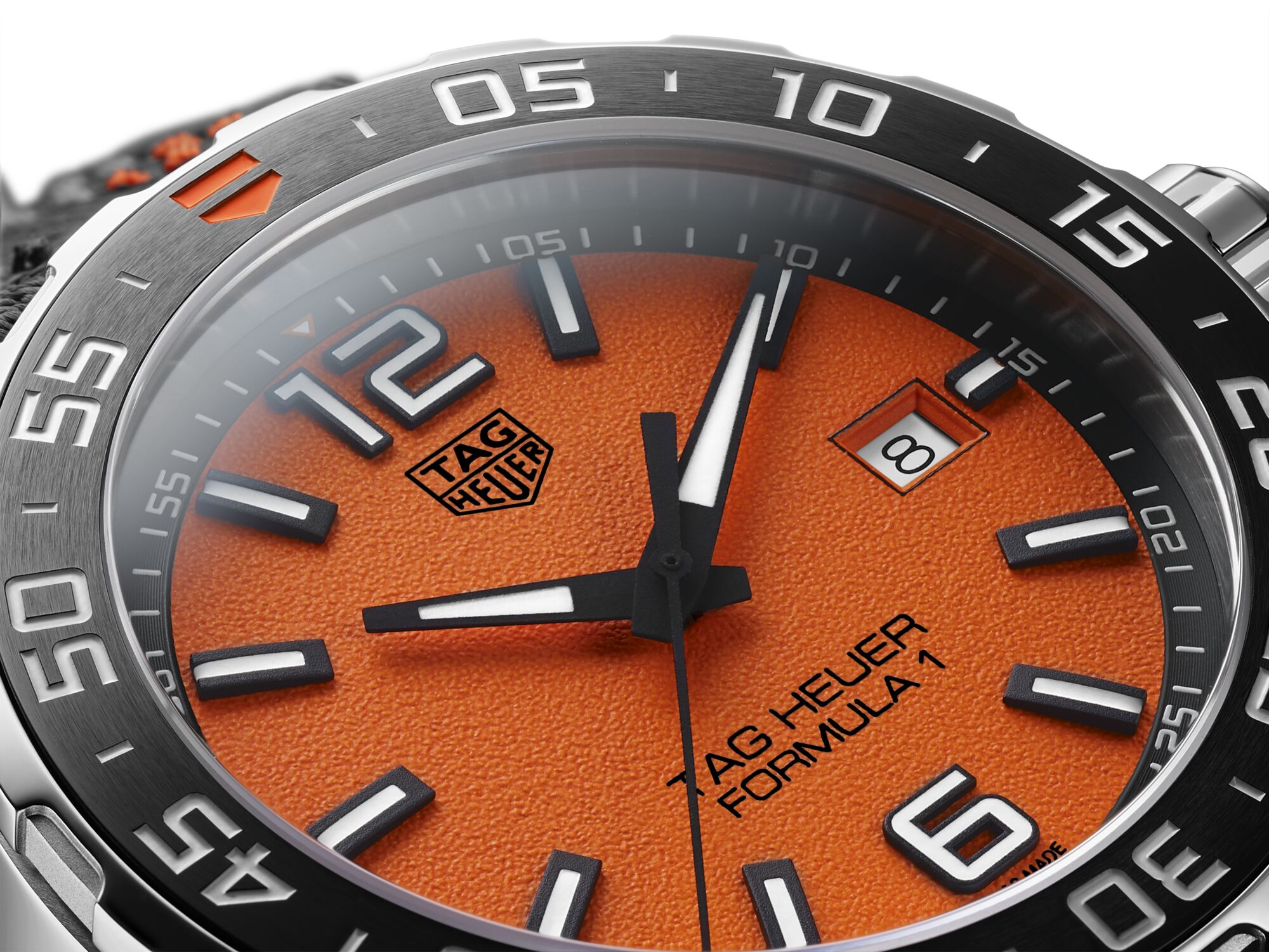 Bold and intense TAG Heuer Formula 1 2021 collection ACUBIEN